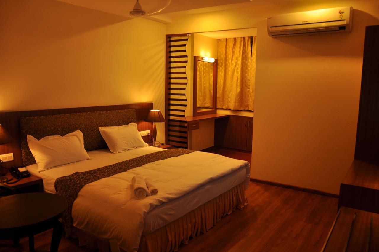 Hotel The Uday Regency Kota  Esterno foto