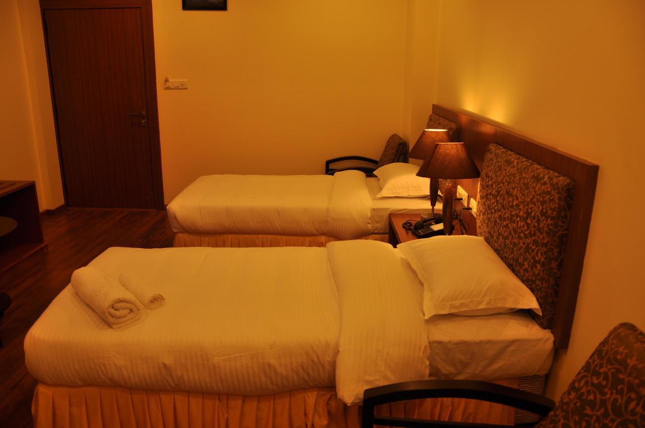 Hotel The Uday Regency Kota  Esterno foto