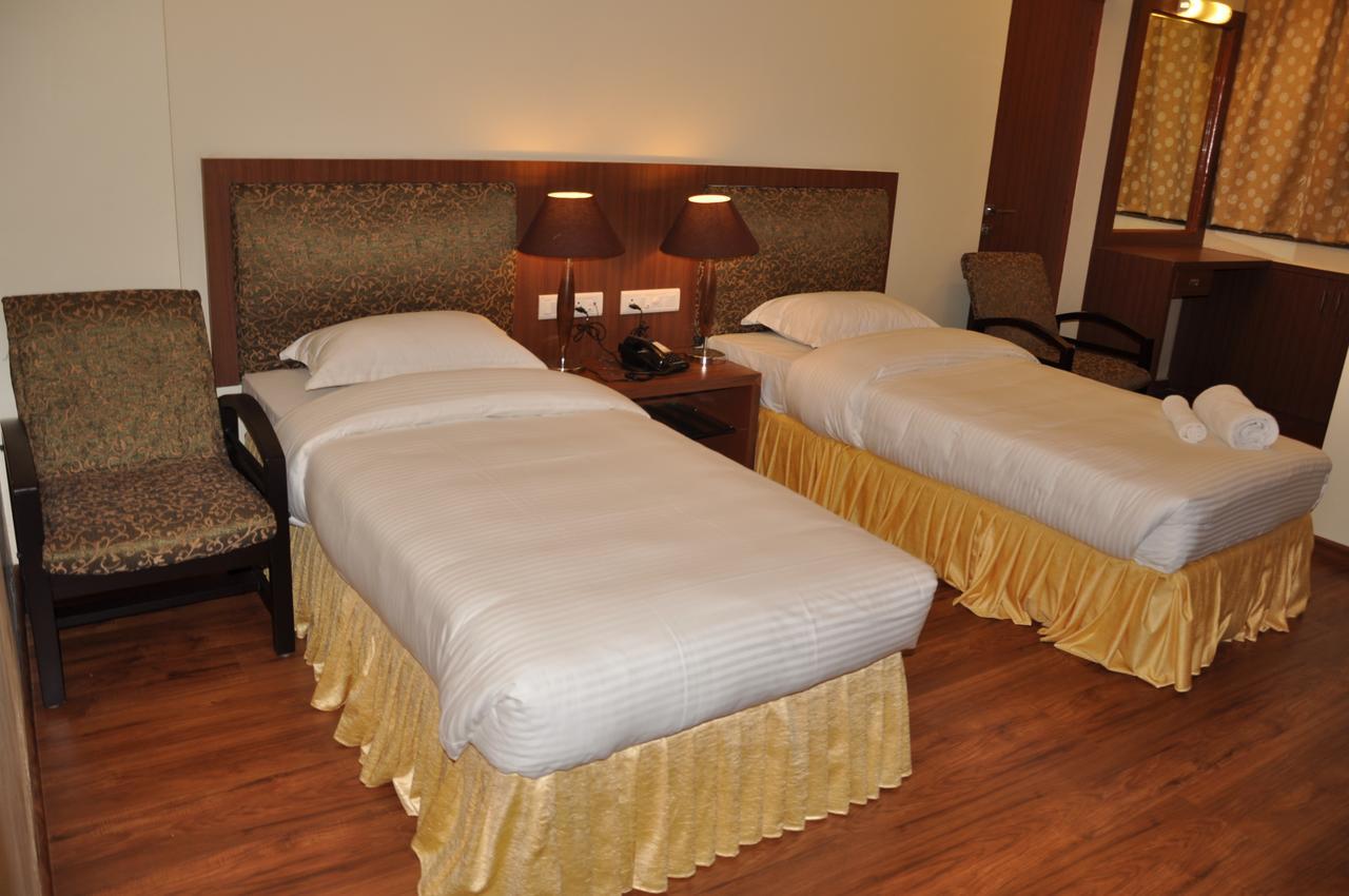 Hotel The Uday Regency Kota  Esterno foto